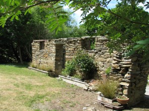 Danseys - Stone Frontage